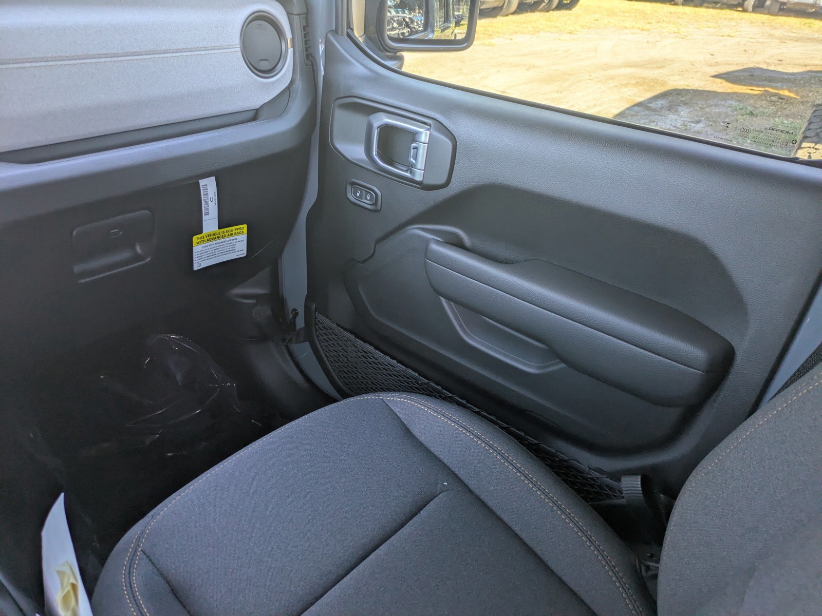 2026 Jeep Wrangler - Photo 15