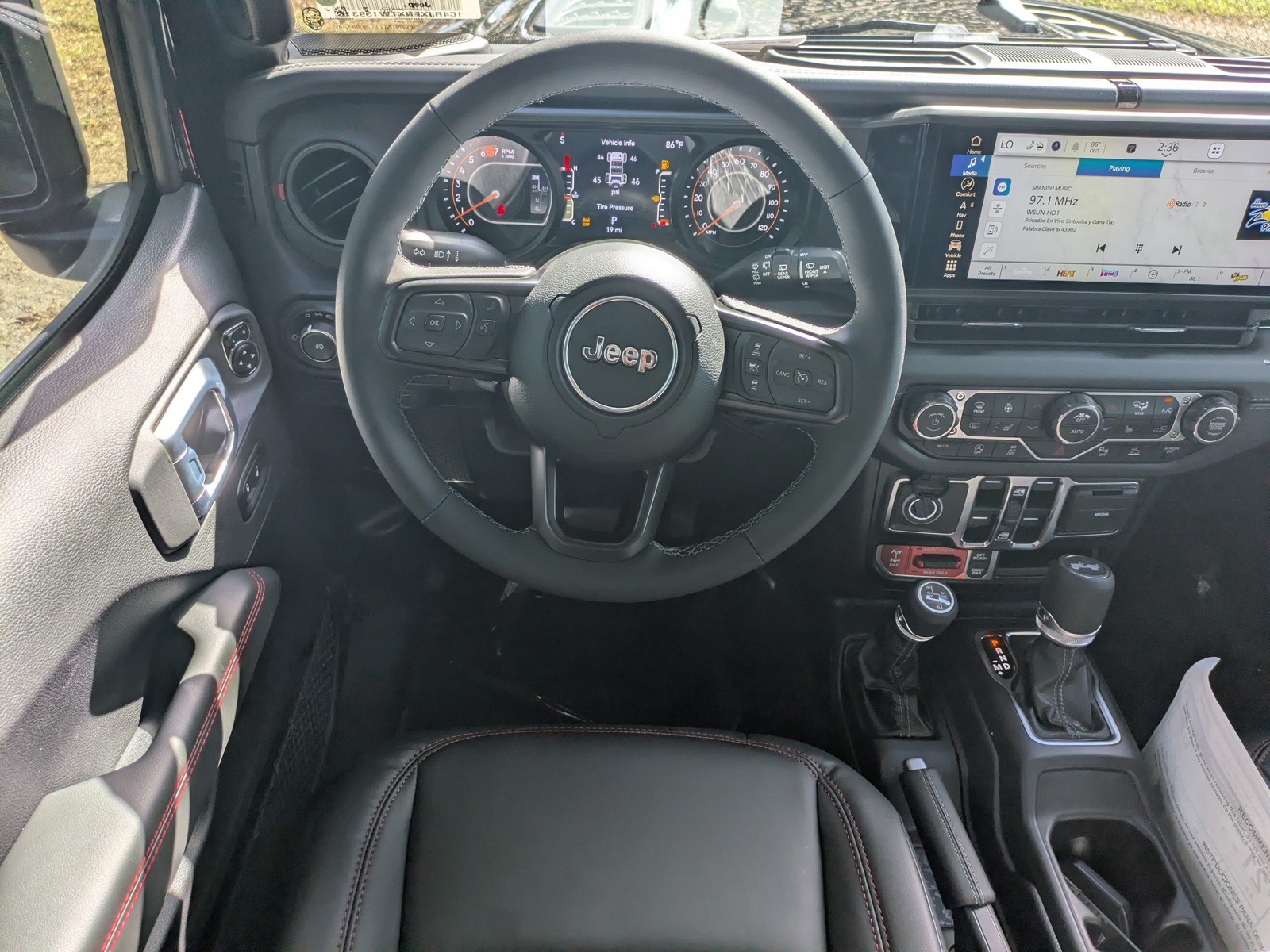 2026 Jeep Wrangler - Photo 14