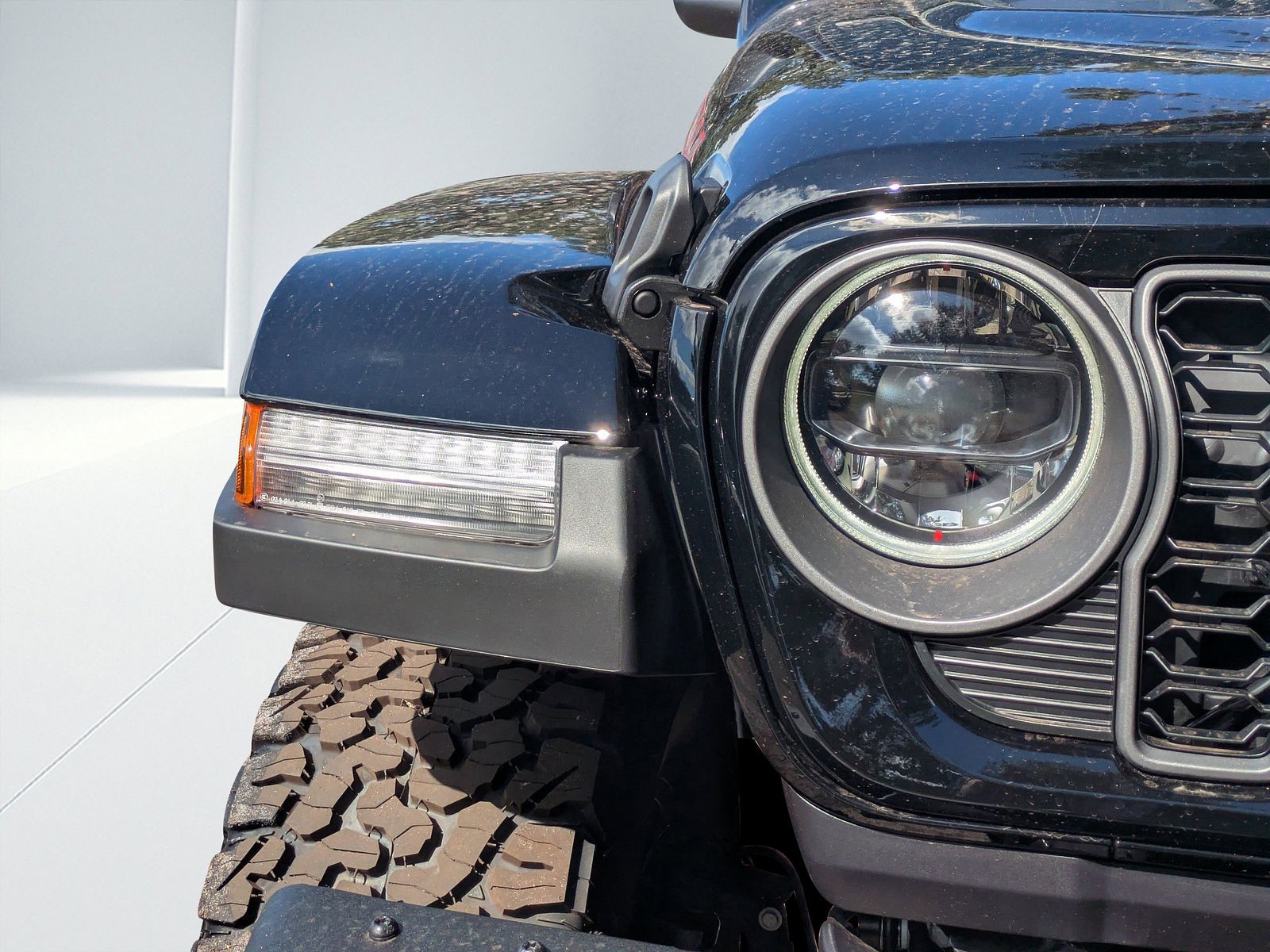 2026 Jeep Wrangler - Photo 8