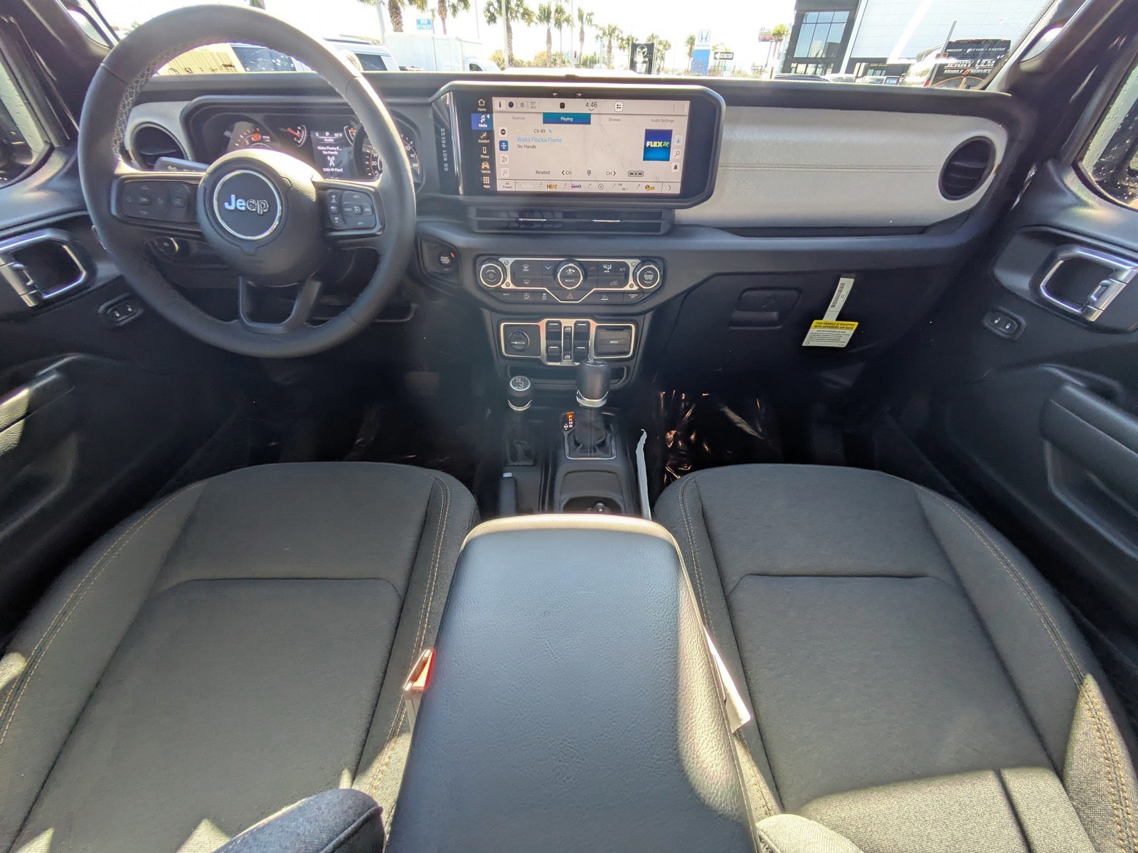 2025 Jeep Wrangler - Photo 12