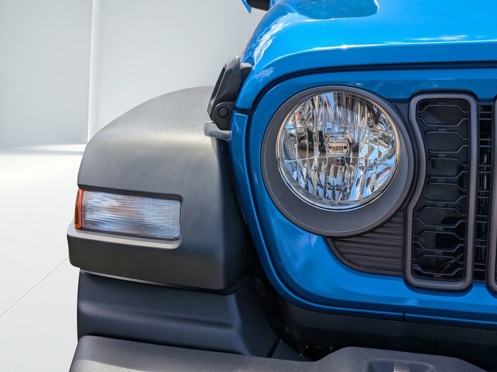 2025 Jeep Wrangler - Photo 8
