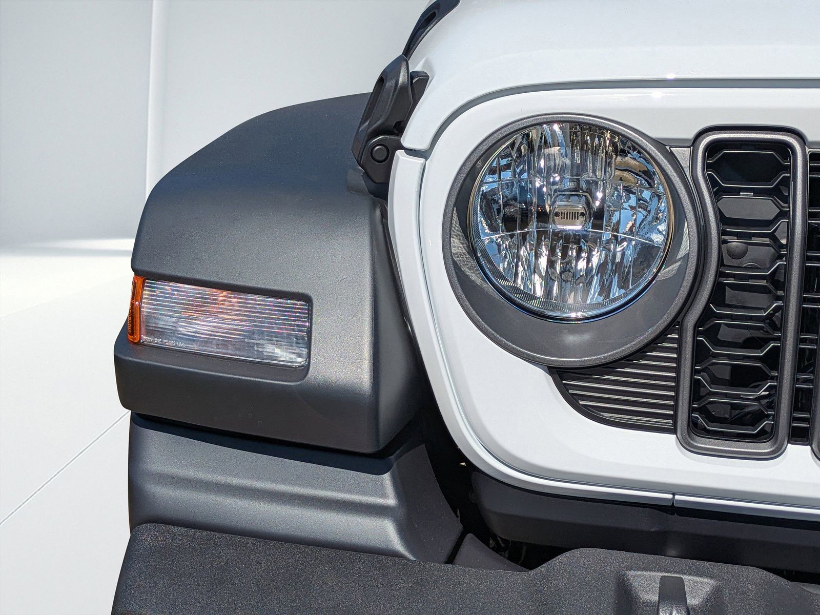 2025 Jeep Wrangler - Photo 8