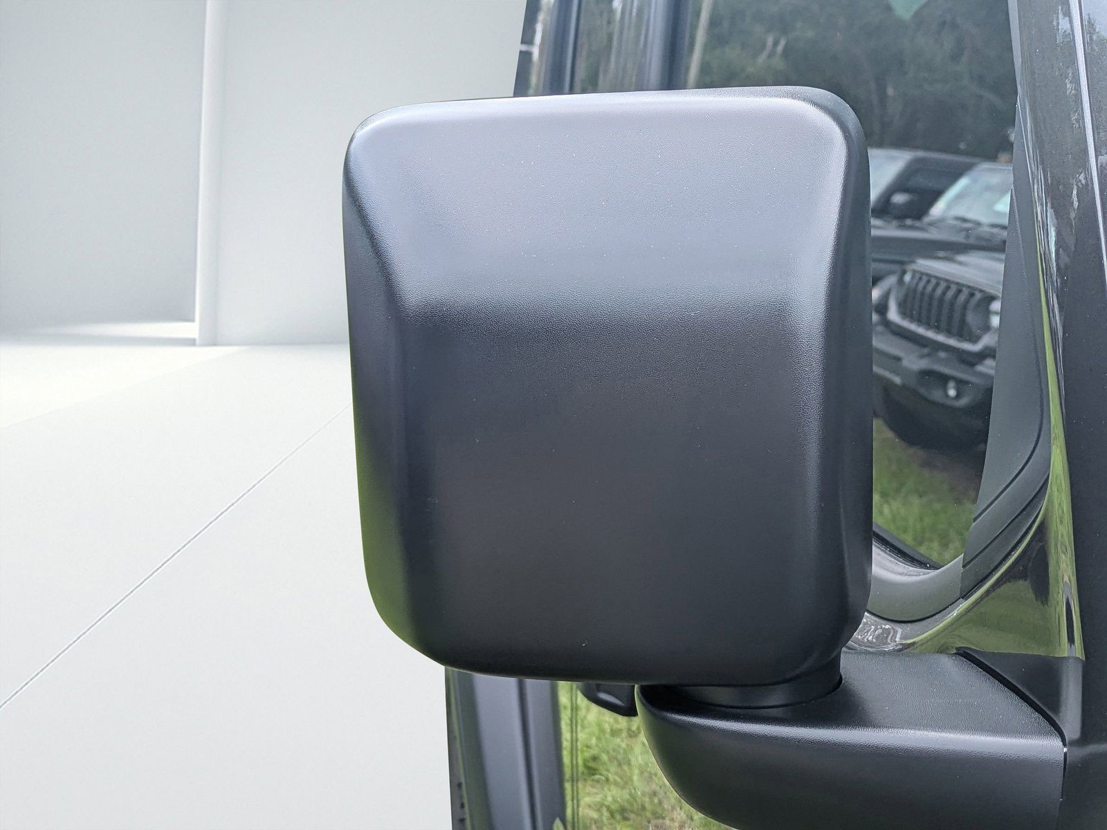 2025 Jeep Wrangler - Photo 10