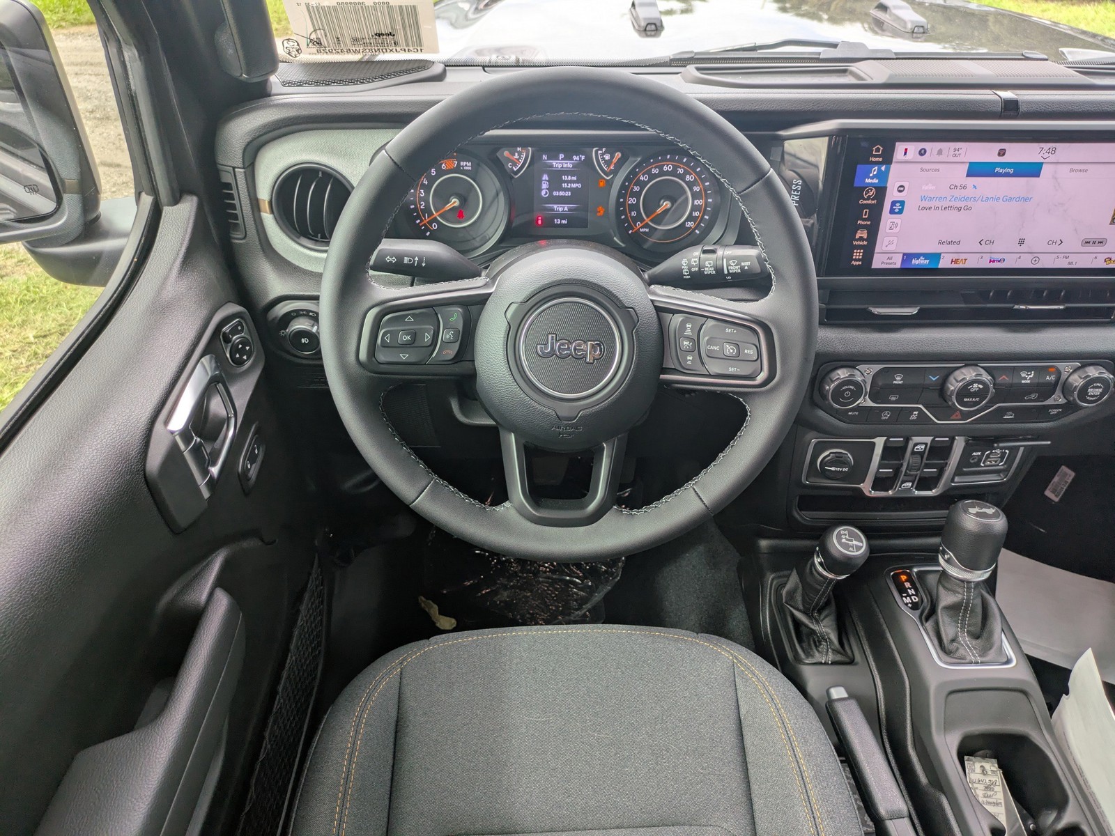 2025 Jeep Wrangler - Photo 14