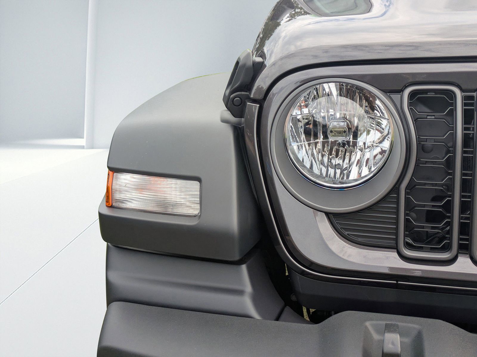 2025 Jeep Wrangler - Photo 8