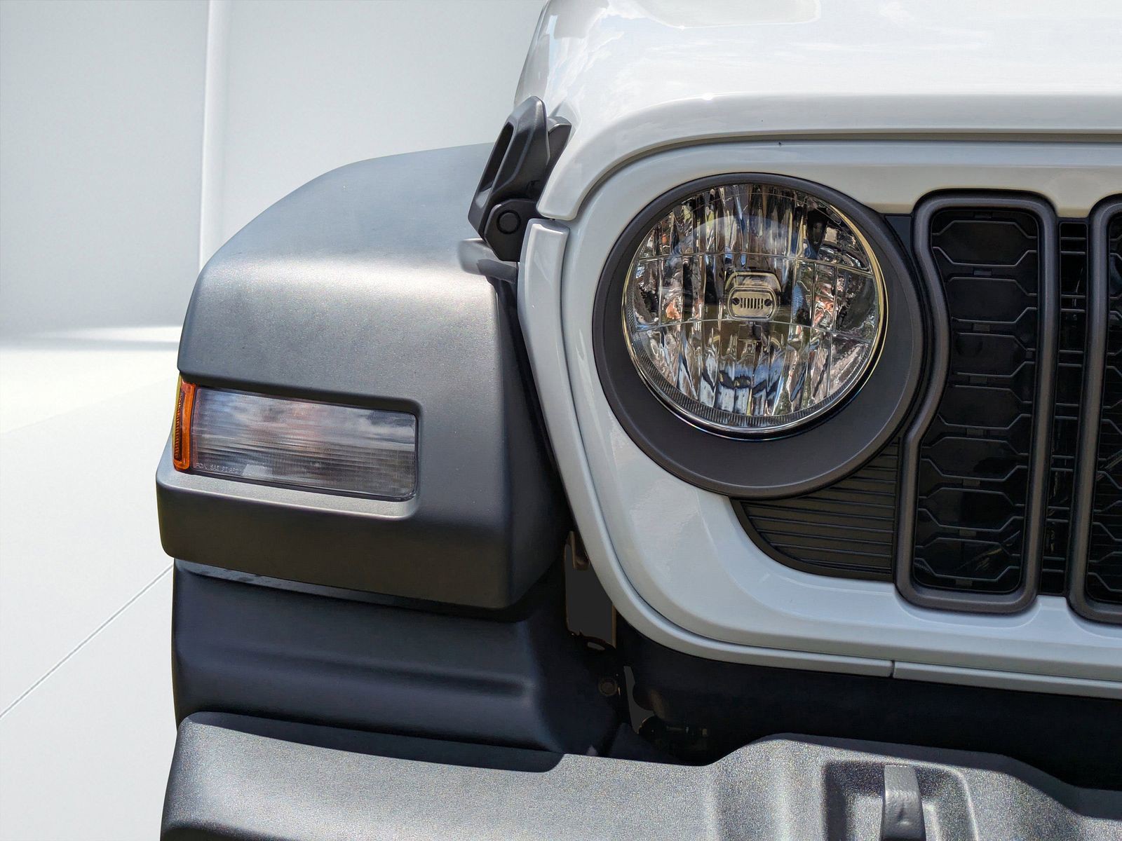 2025 Jeep Wrangler - Photo 8