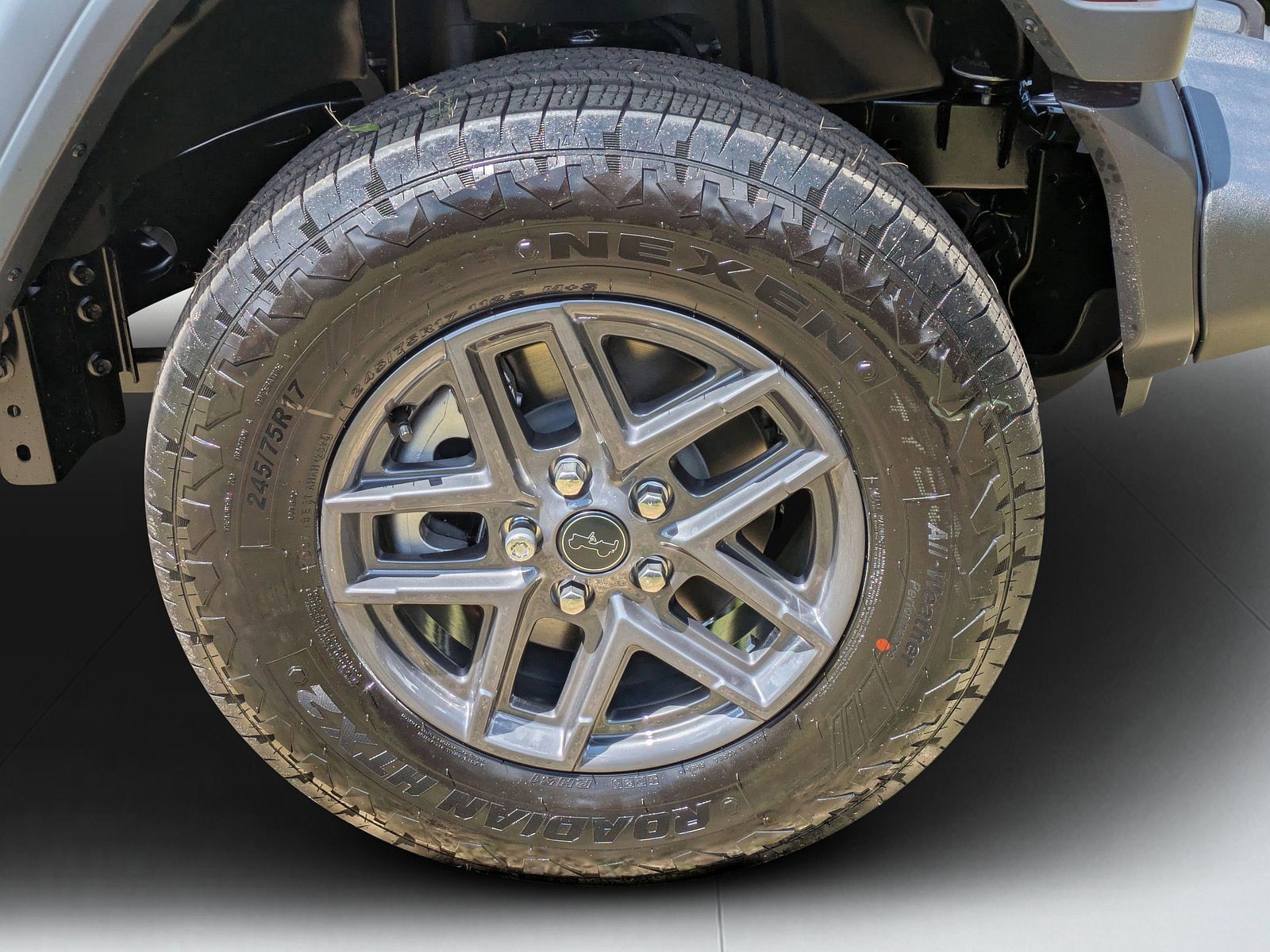 2025 Jeep Wrangler - Photo 9