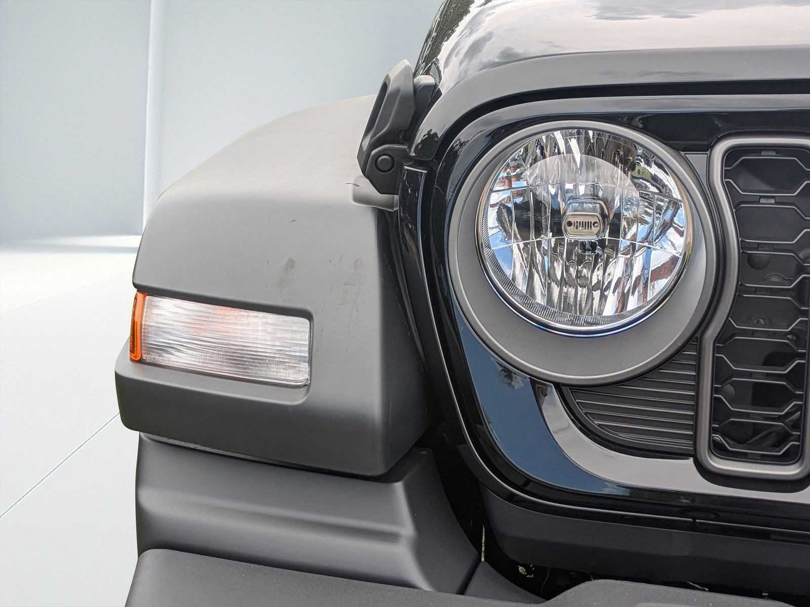 2025 Jeep Wrangler - Photo 8