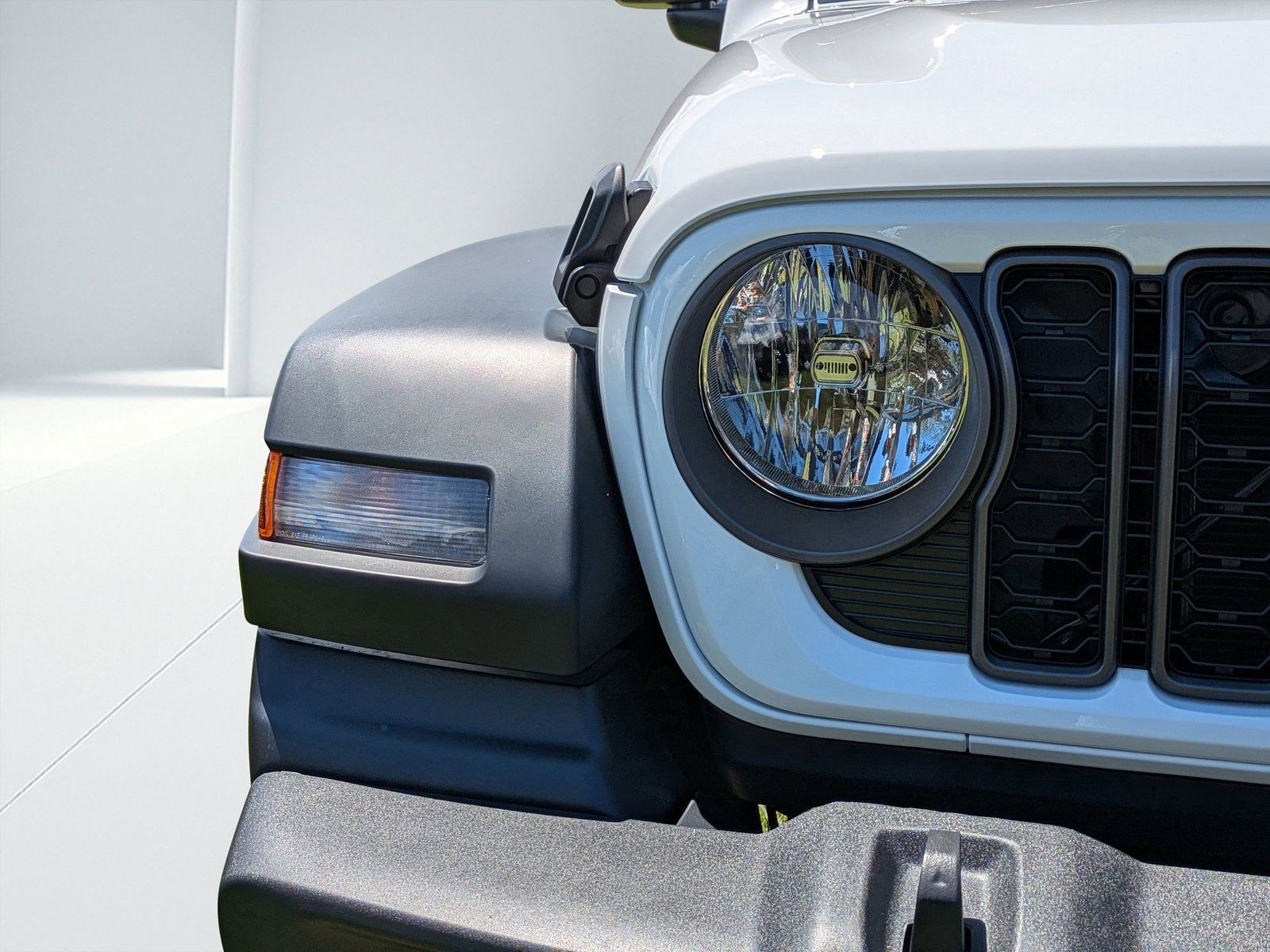 2025 Jeep Wrangler - Photo 8