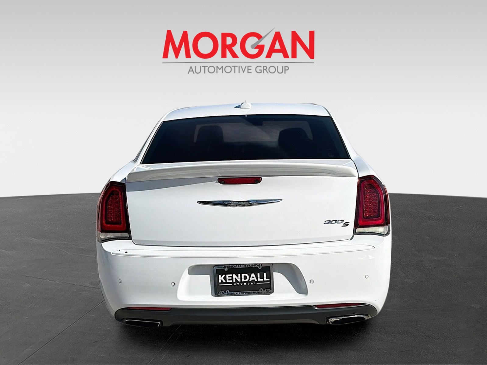 2018 Chrysler 300 - Photo 6