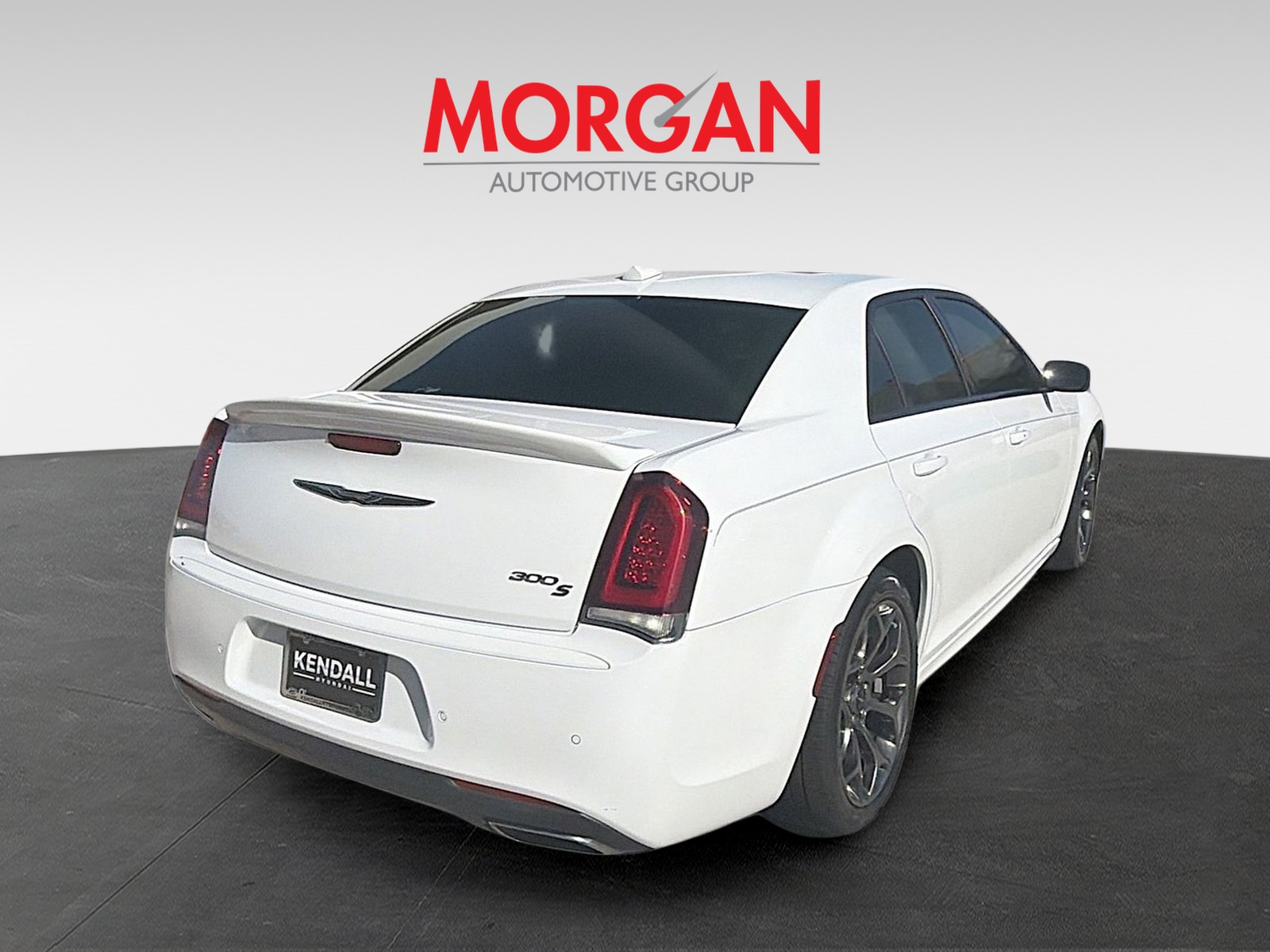 2018 Chrysler 300 - Photo 5