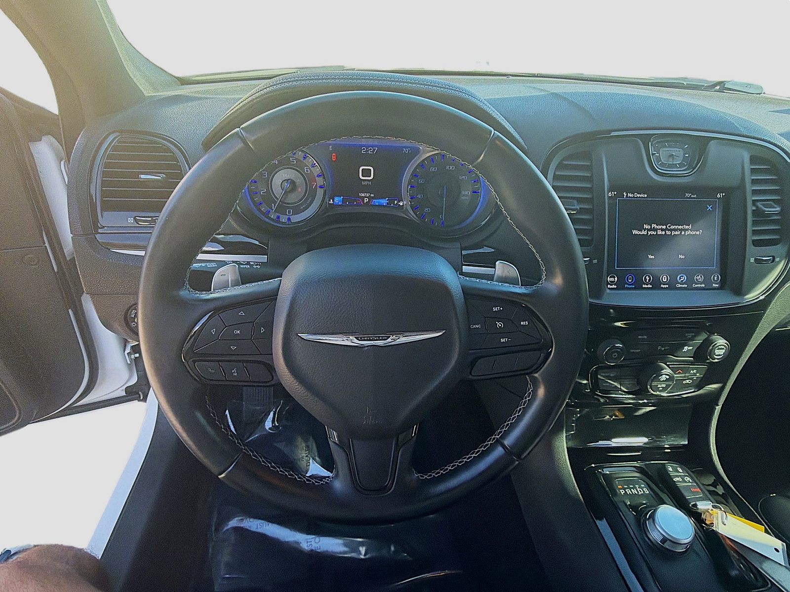 2018 Chrysler 300 - Photo 8