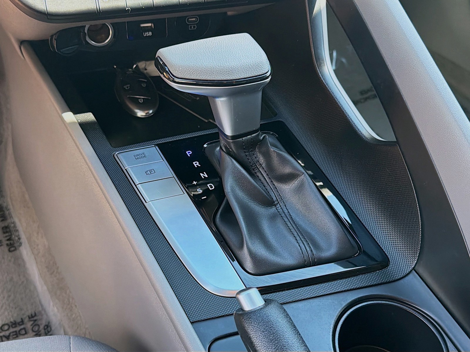 2024 Hyundai Elantra - Photo 13