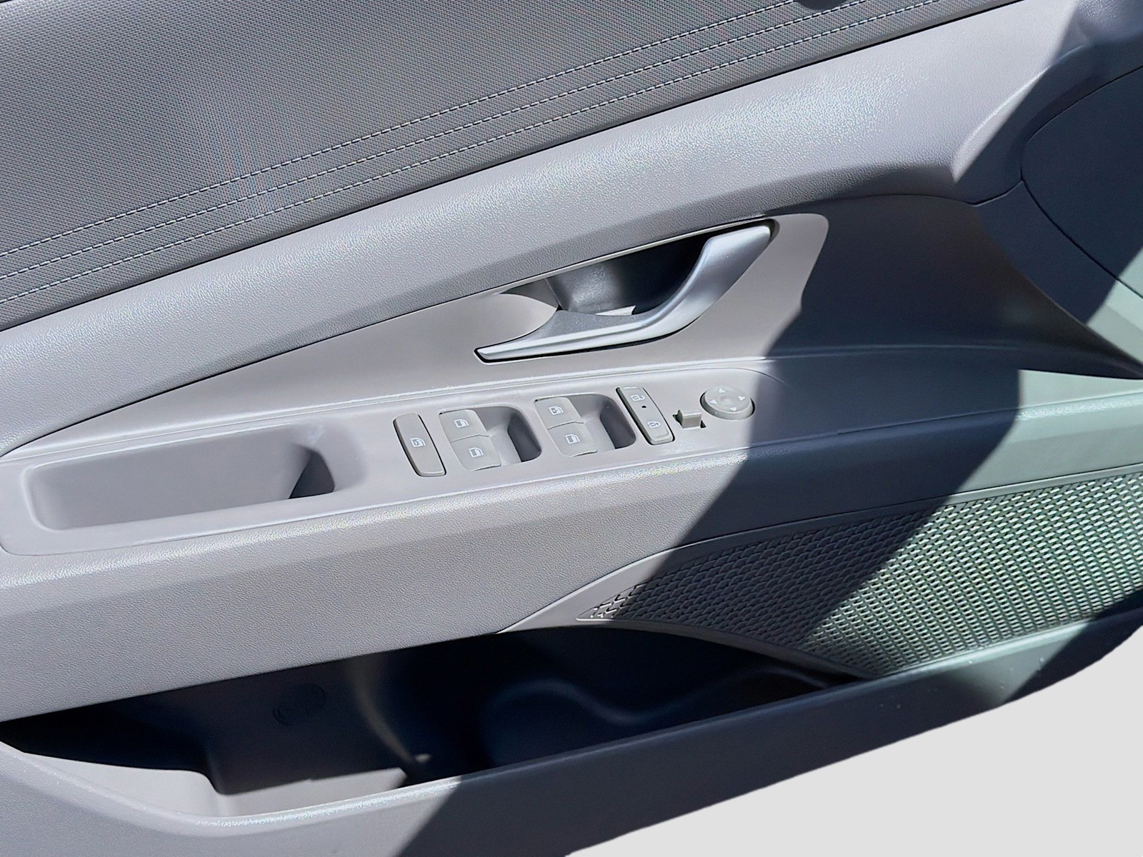 2024 Hyundai Elantra - Photo 14