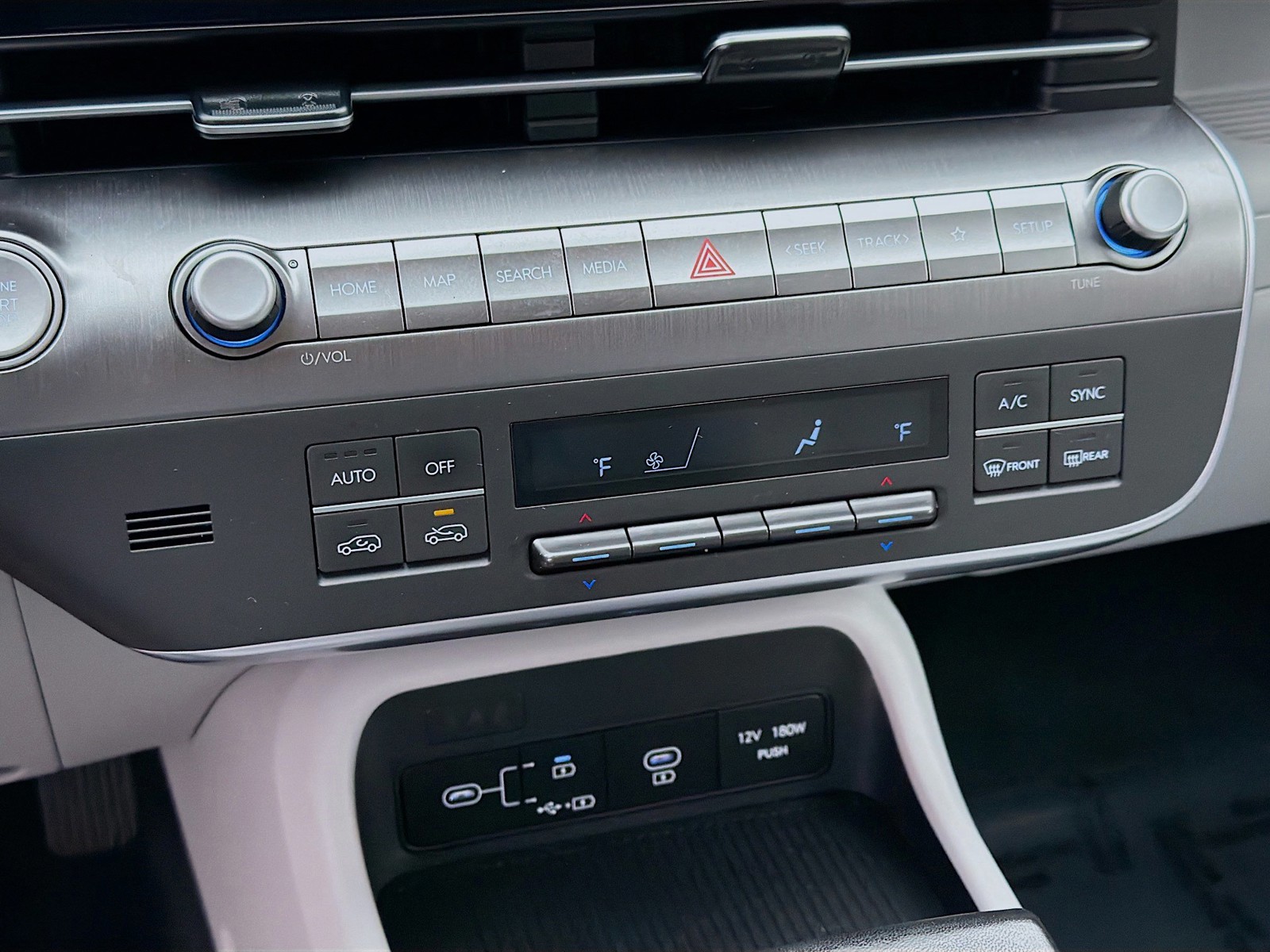 2024 Hyundai Kona - Photo 12