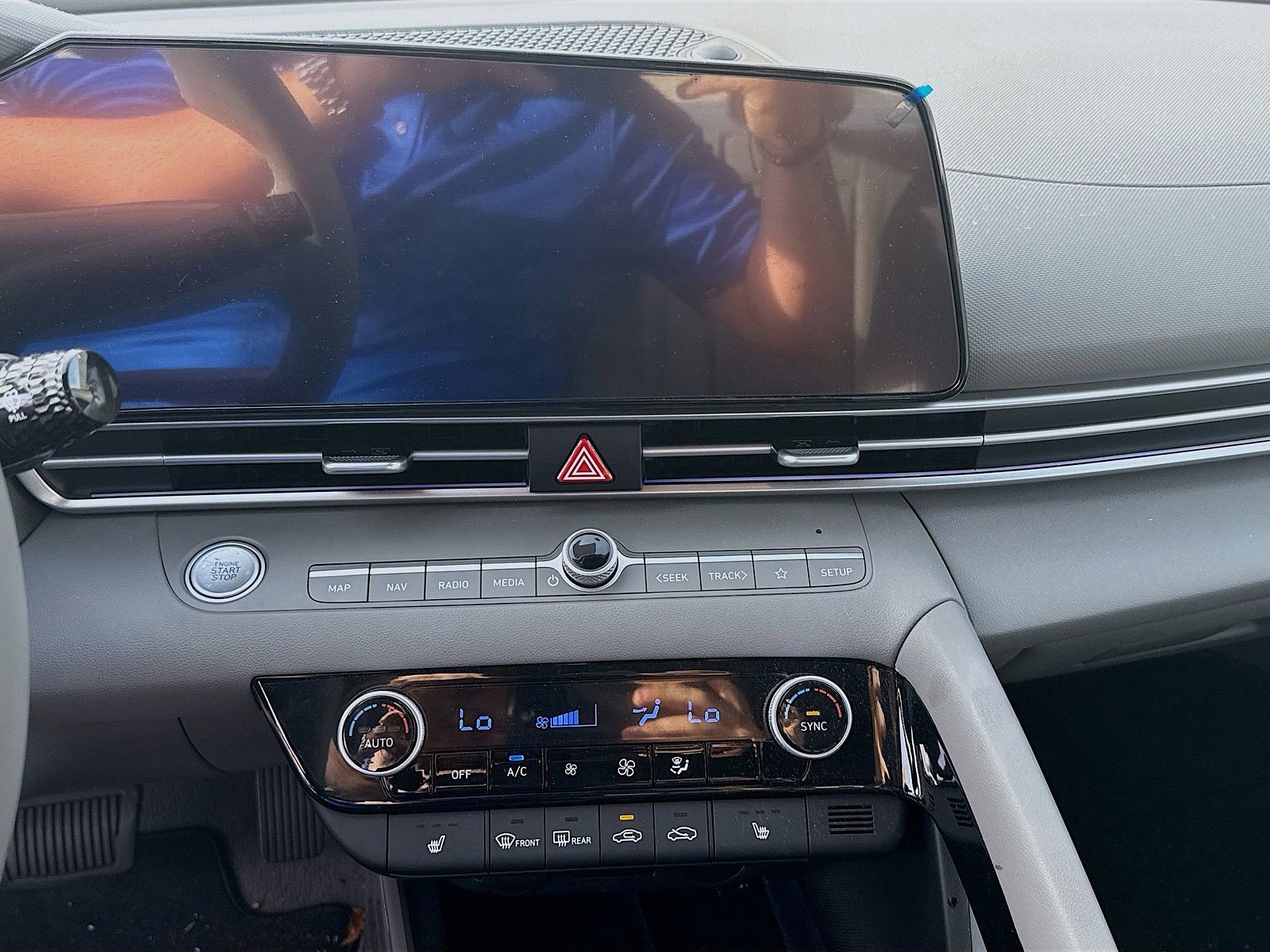 2025 Hyundai Elantra - Photo 10