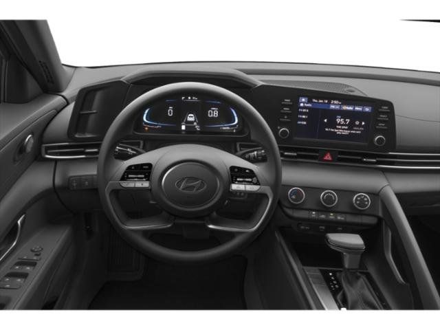 2025 Hyundai Elantra - Photo 10