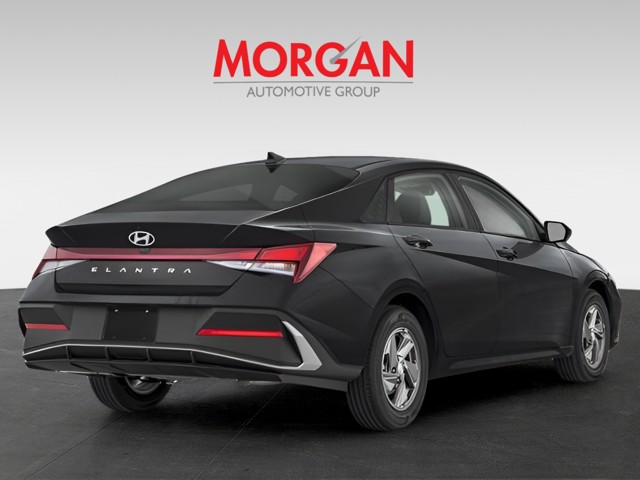 2025 Hyundai Elantra - Photo 5