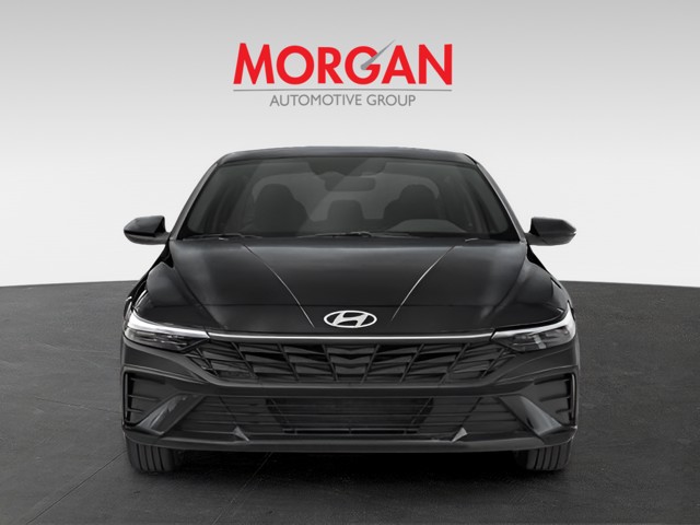 2025 Hyundai Elantra - Photo 4