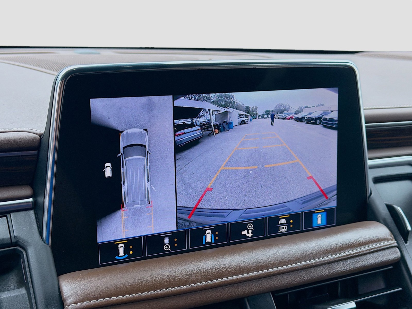 2021 Chevrolet Tahoe - Photo 11