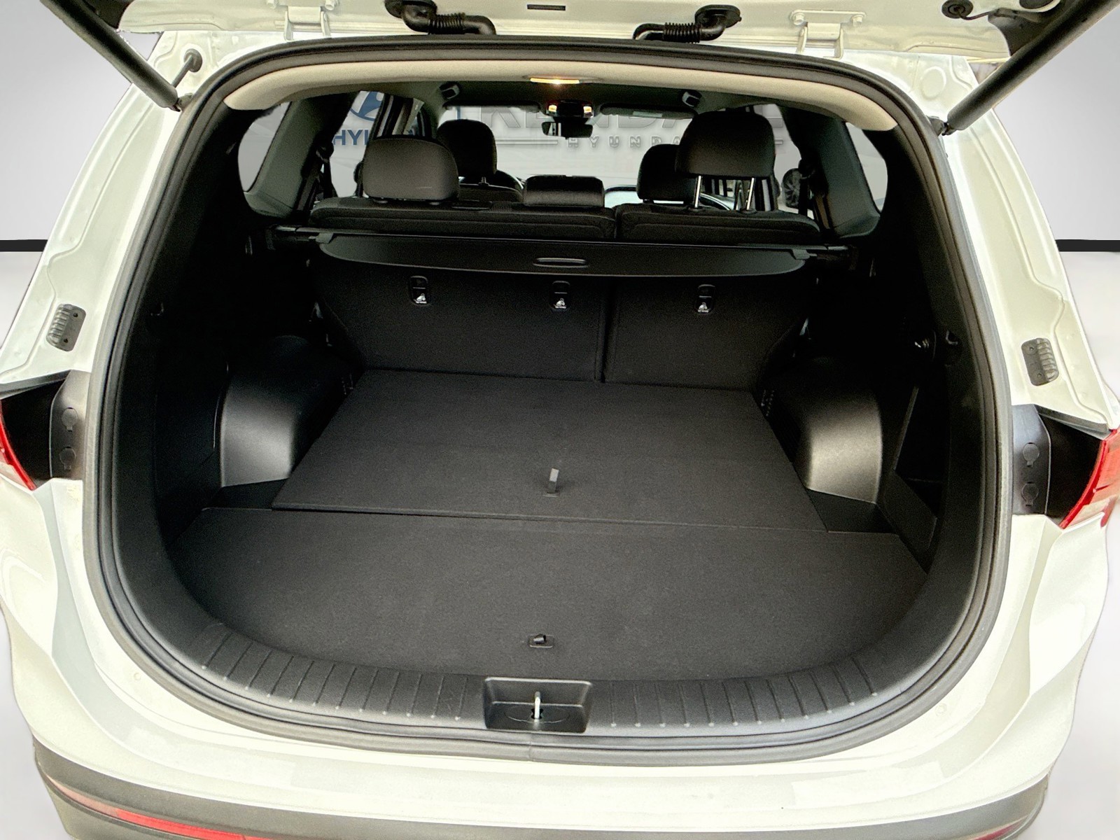 2023 Hyundai Santa Fe - Photo 25