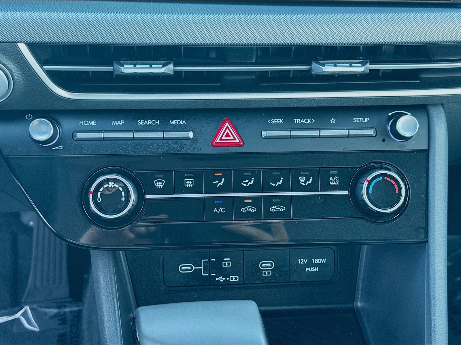 2025 Hyundai SONATA - Photo 12