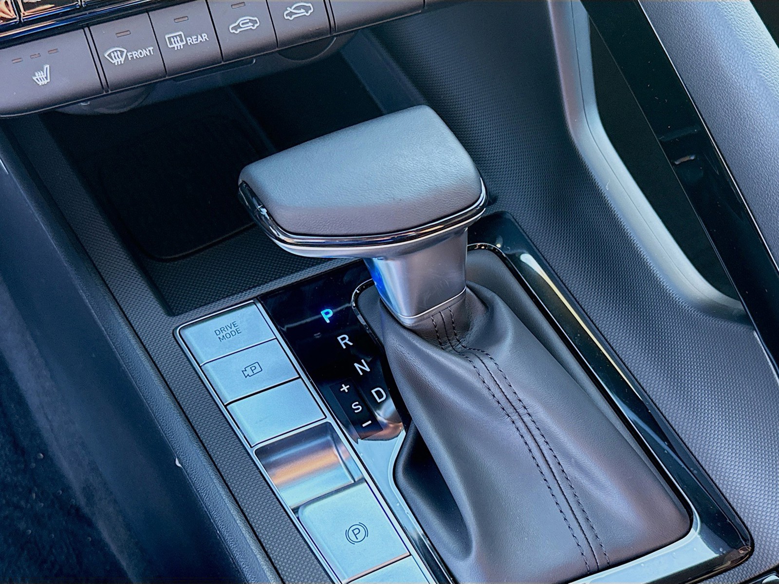2025 Hyundai ELANTRA - Photo 13