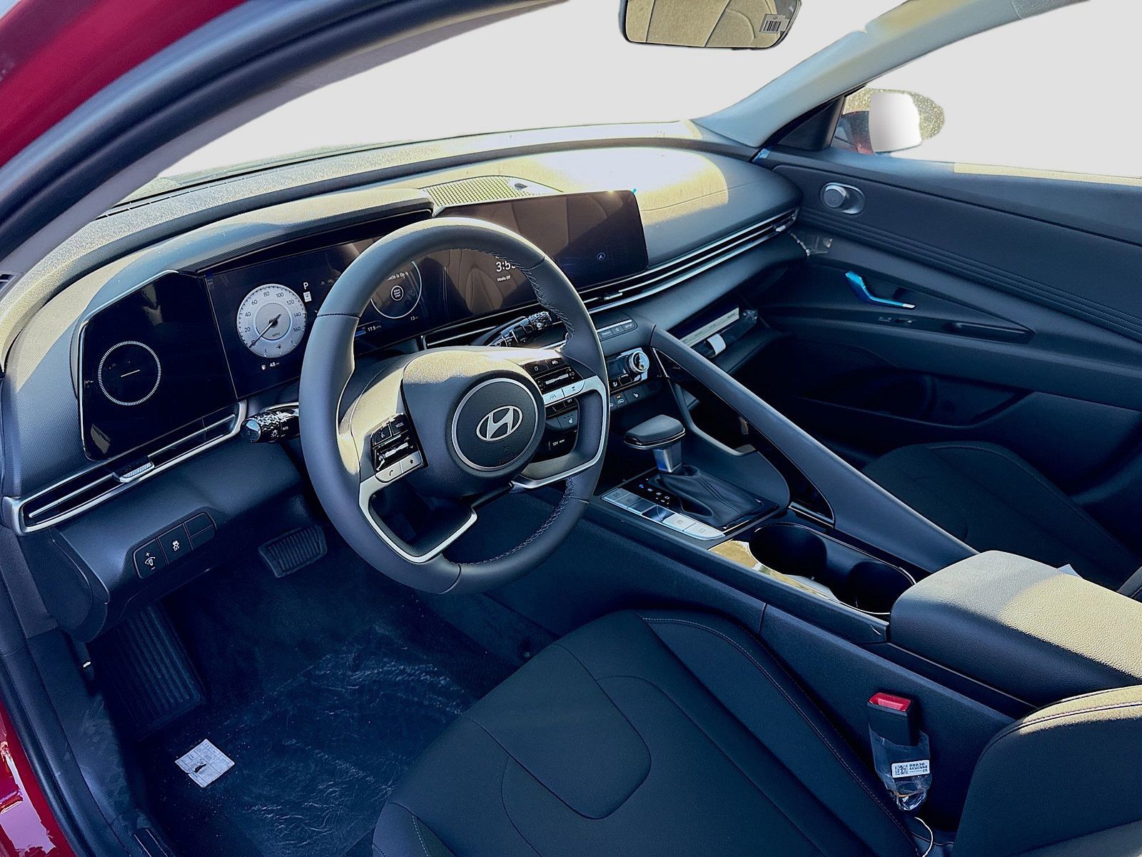 2025 Hyundai ELANTRA - Photo 7