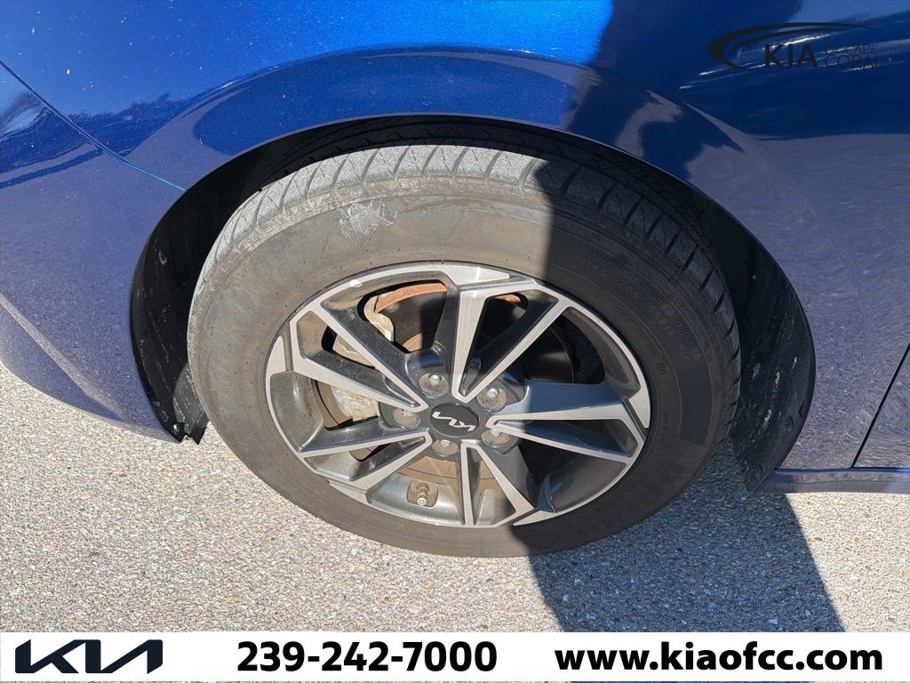 2023 Kia Forte - Photo 11