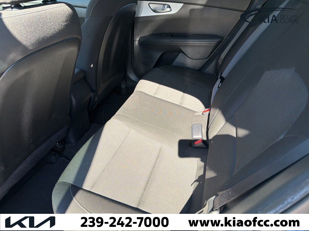2023 Kia Forte - Photo 14
