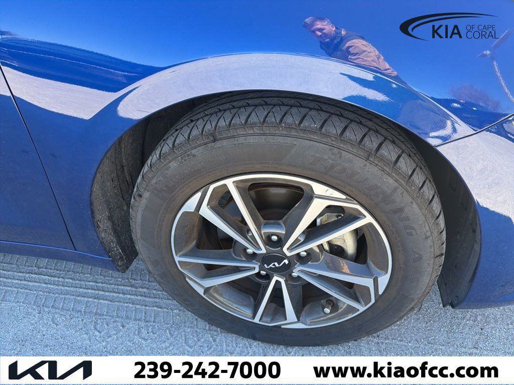 2023 Kia Forte - Photo 8