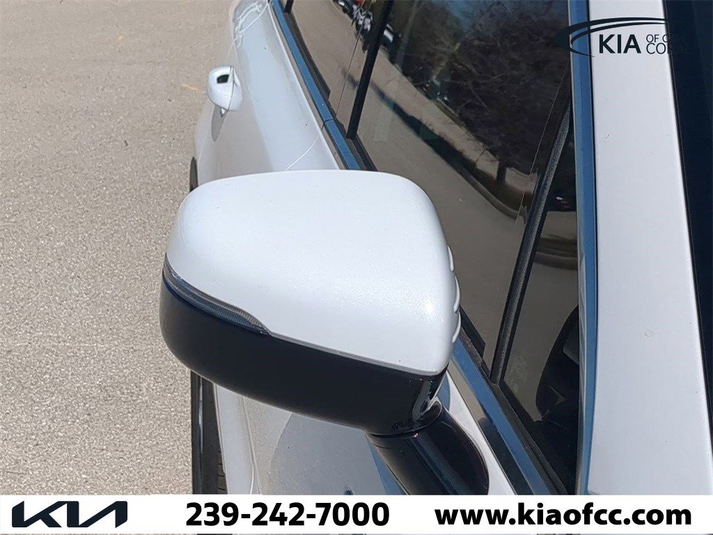 2025 Kia Sorento - Photo 12