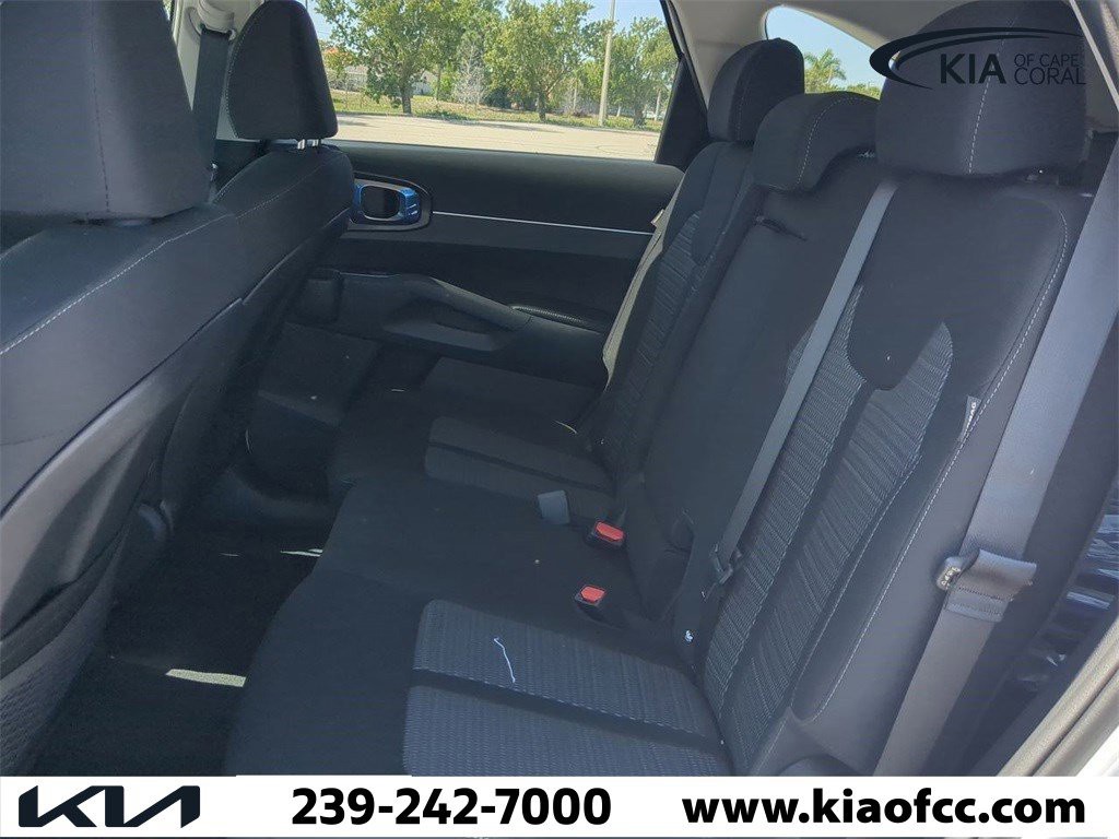 2025 Kia Sorento - Photo 14