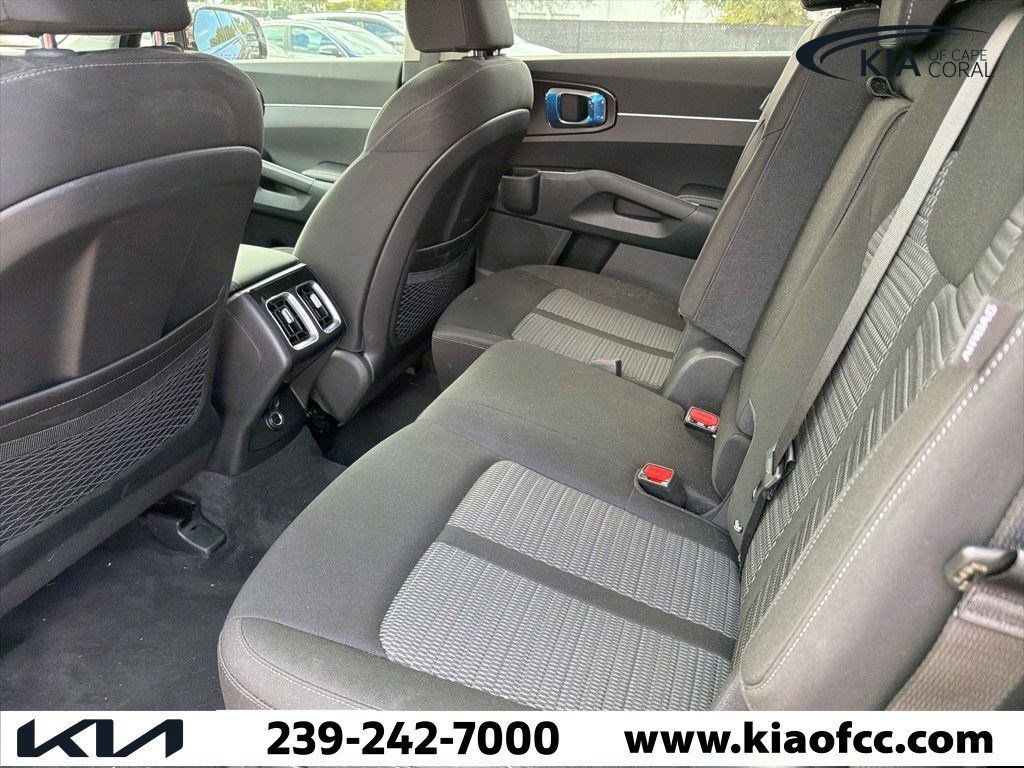 2025 Kia Sorento - Photo 10