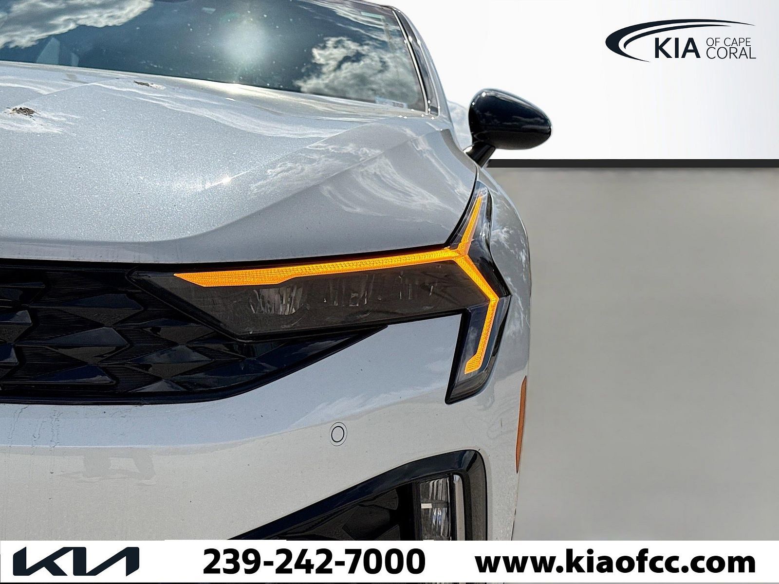 2026 Kia K5 - Photo 2
