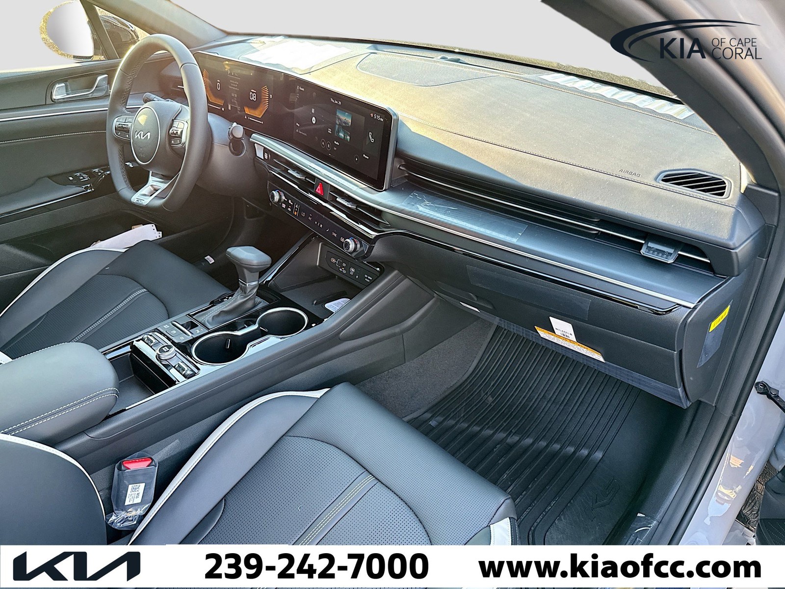 2026 Kia K5 - Photo 13