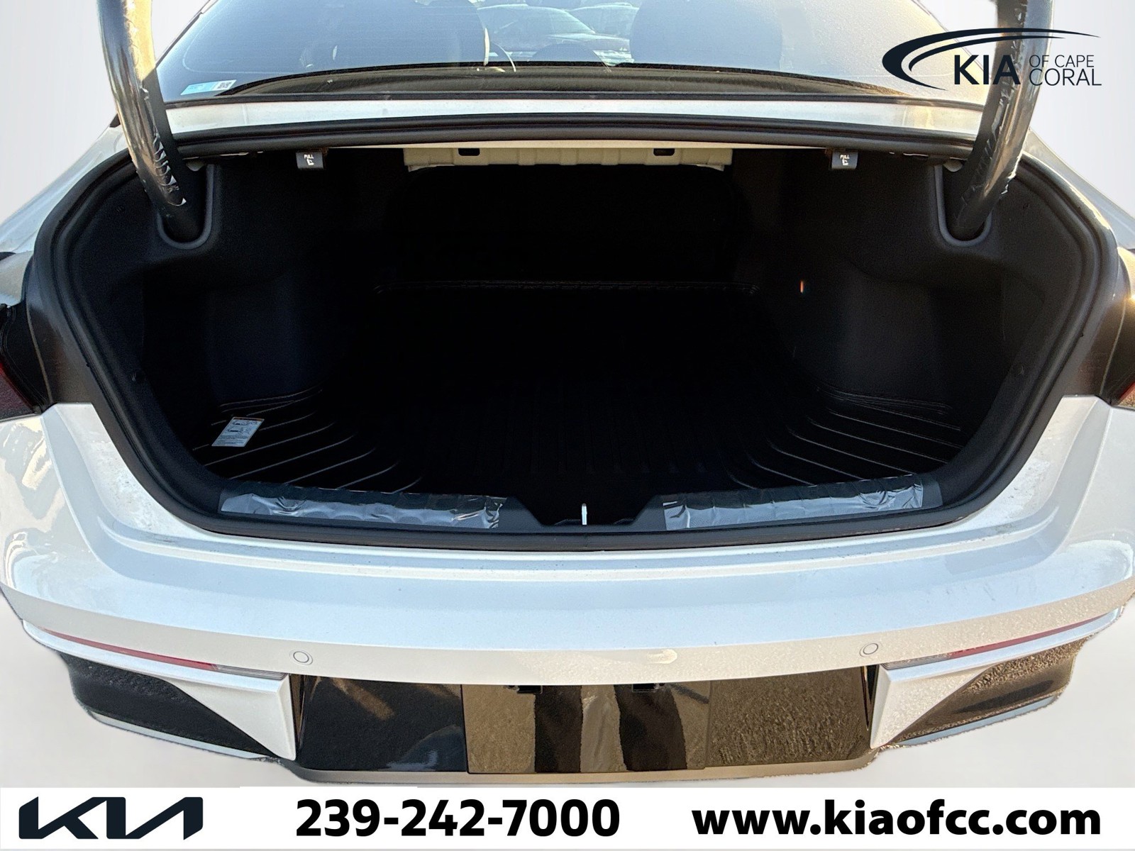 2026 Kia K5 - Photo 12