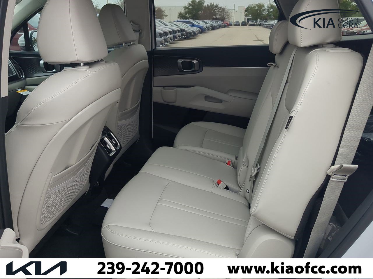 2025 Kia Sorento - Photo 13