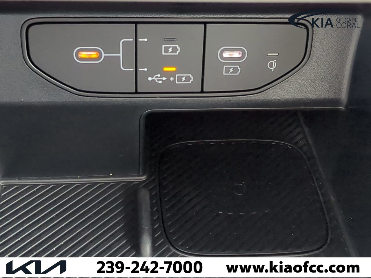 2025 Kia Sorento - Photo 23