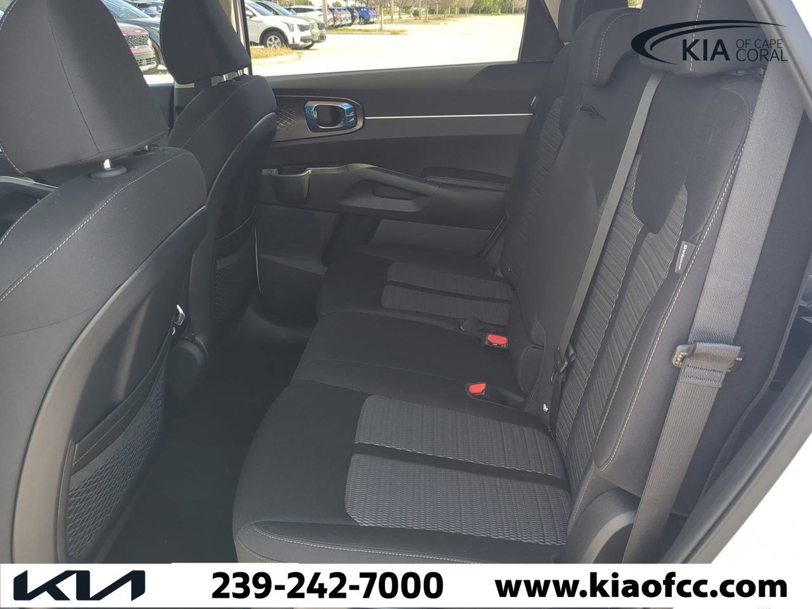 2025 Kia Sorento - Photo 13