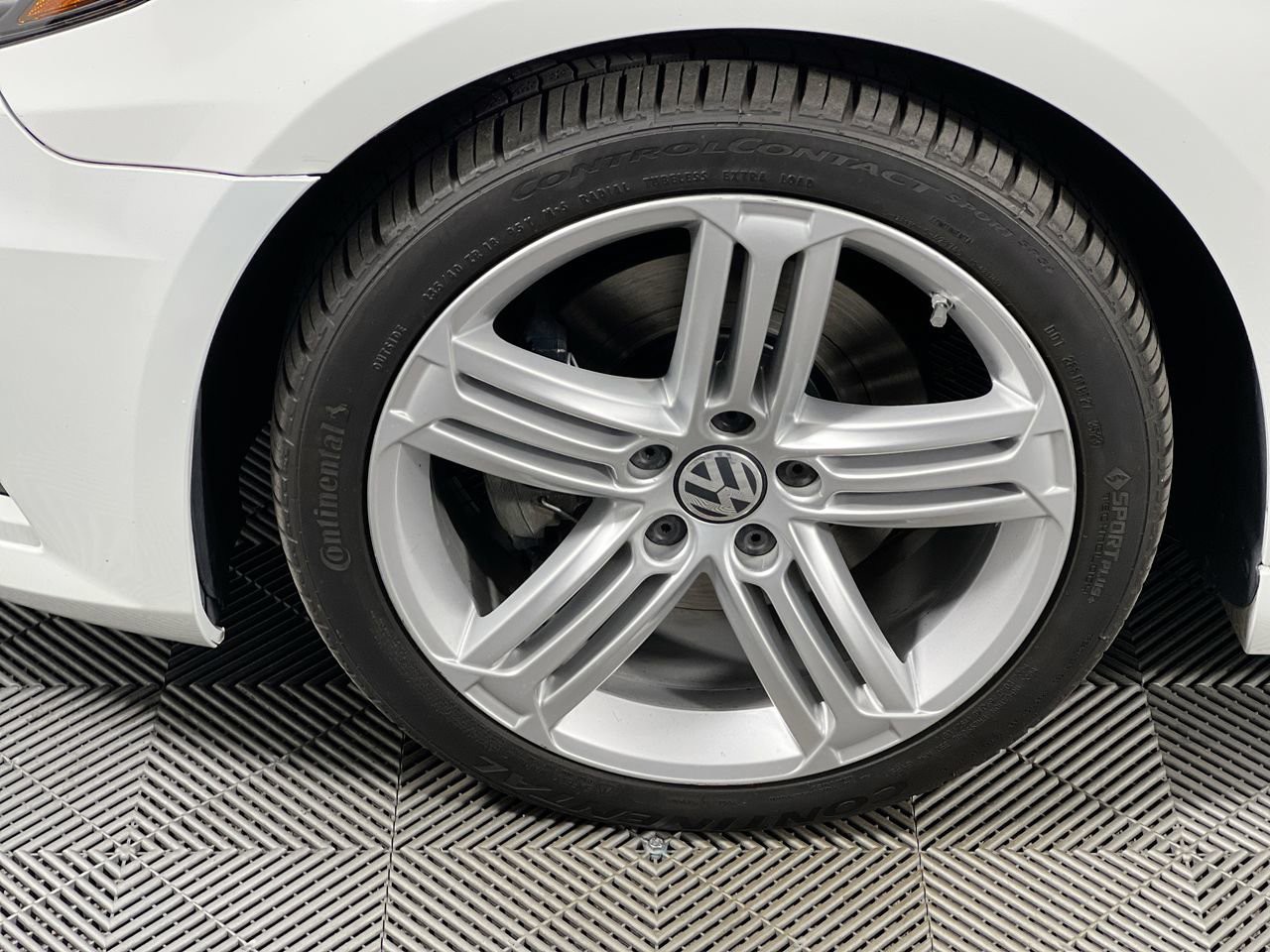2017 Volkswagen CC - Photo 11