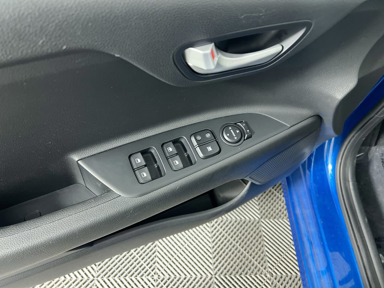 2021 Kia Rio 5-Door - Photo 14