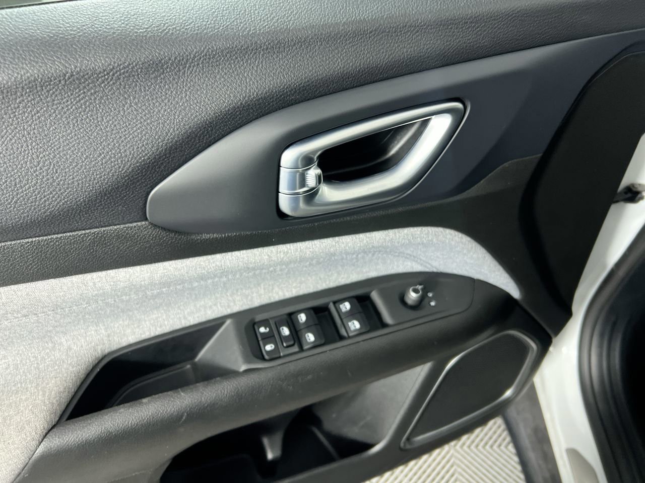 2023 Jeep Compass - Photo 15