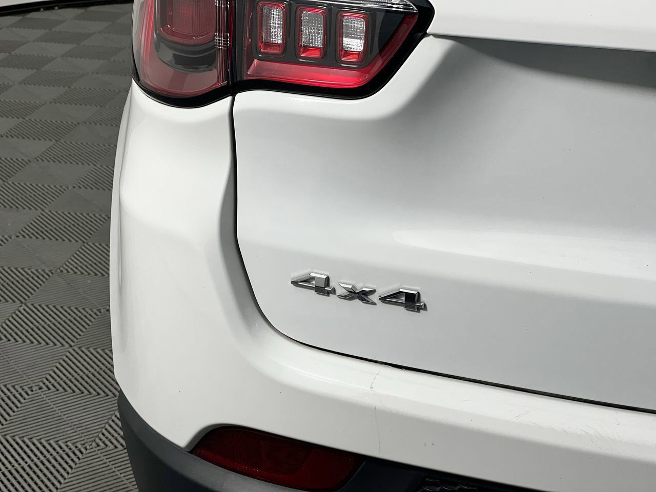 2023 Jeep Compass - Photo 9