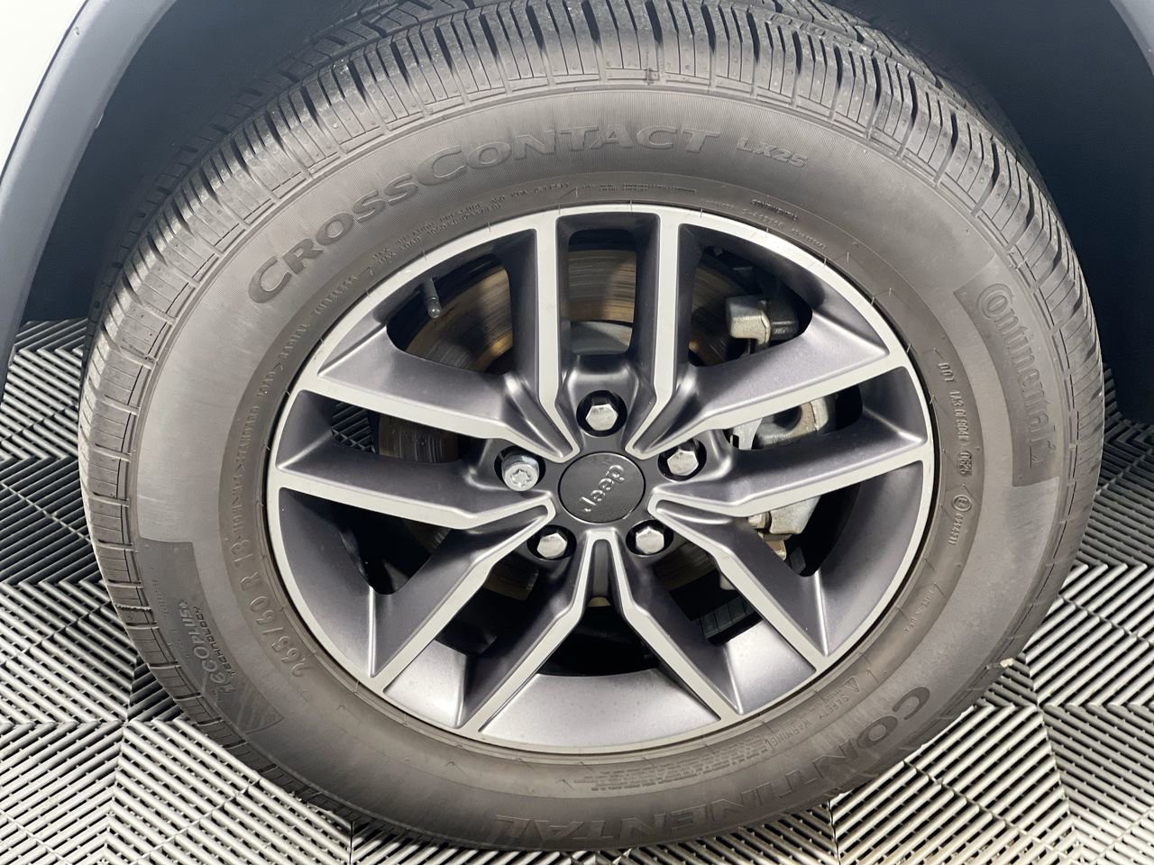2020 Jeep Grand Cherokee - Photo 12