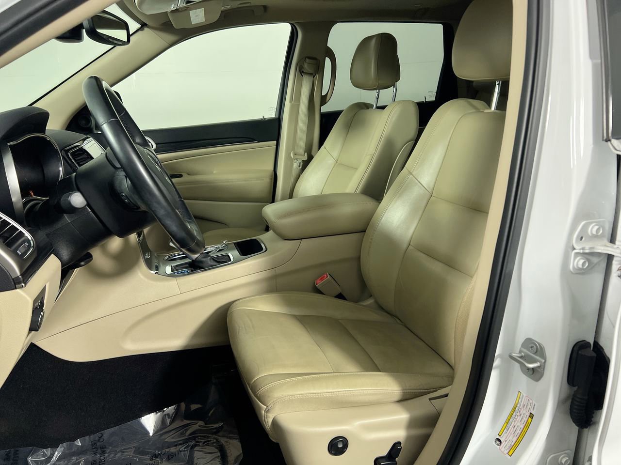 2020 Jeep Grand Cherokee - Photo 13