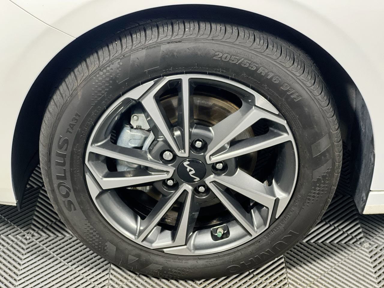 2022 Kia Forte - Photo 12