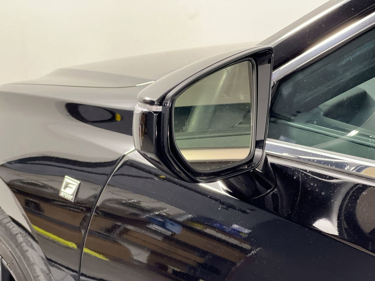 2022 Lexus ES - Photo 10