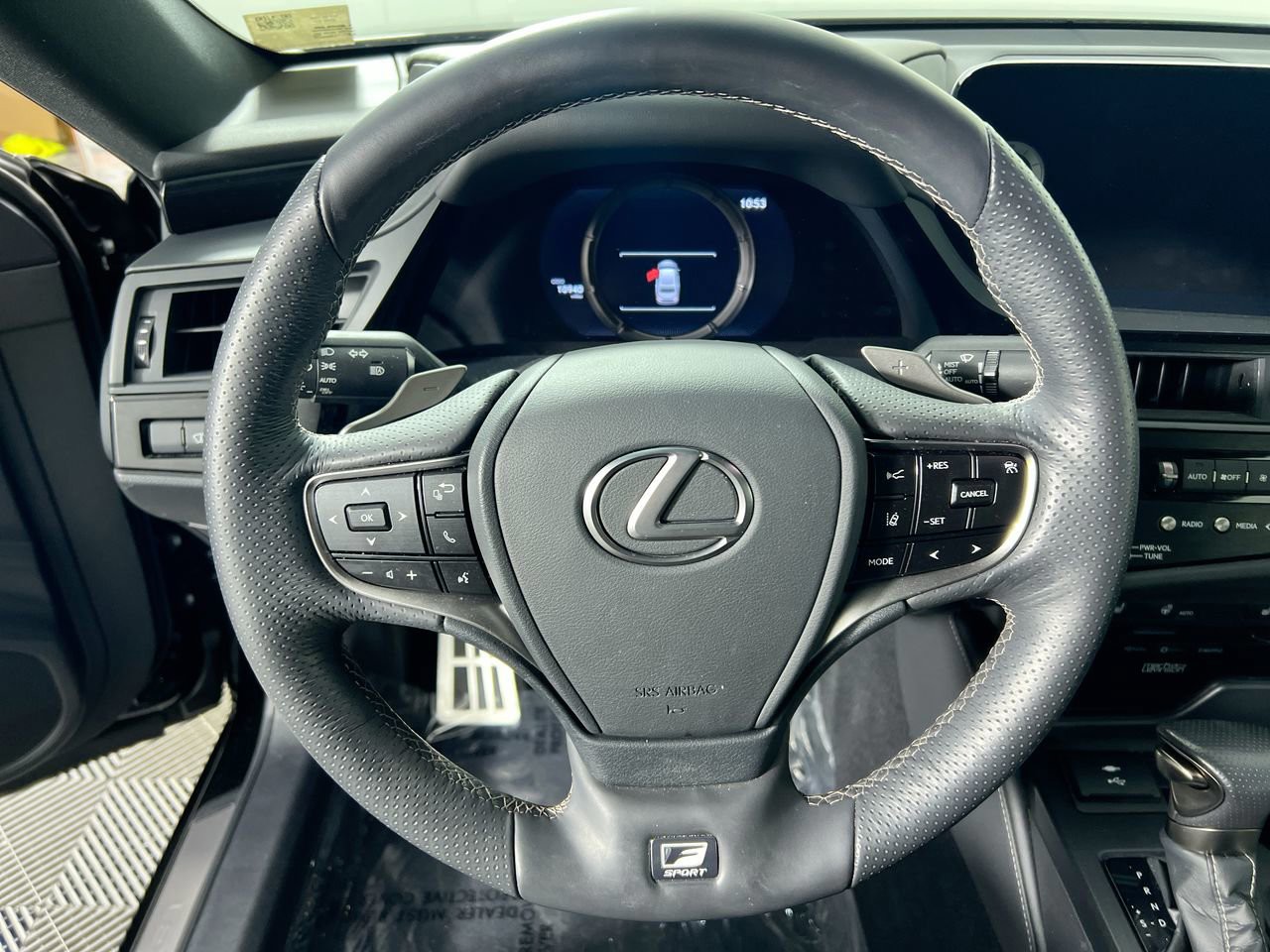 2022 Lexus ES - Photo 15