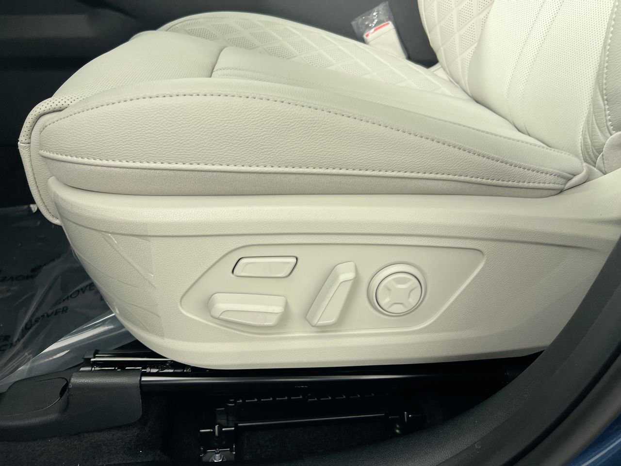 2026 Kia Sorento Hybrid - Photo 14